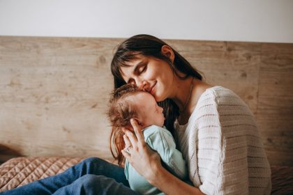 Petit guide sur le sommeil de bébé de moins de six mois