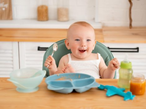 sélectionner la table à manger idéale favorisant le développement de bébé